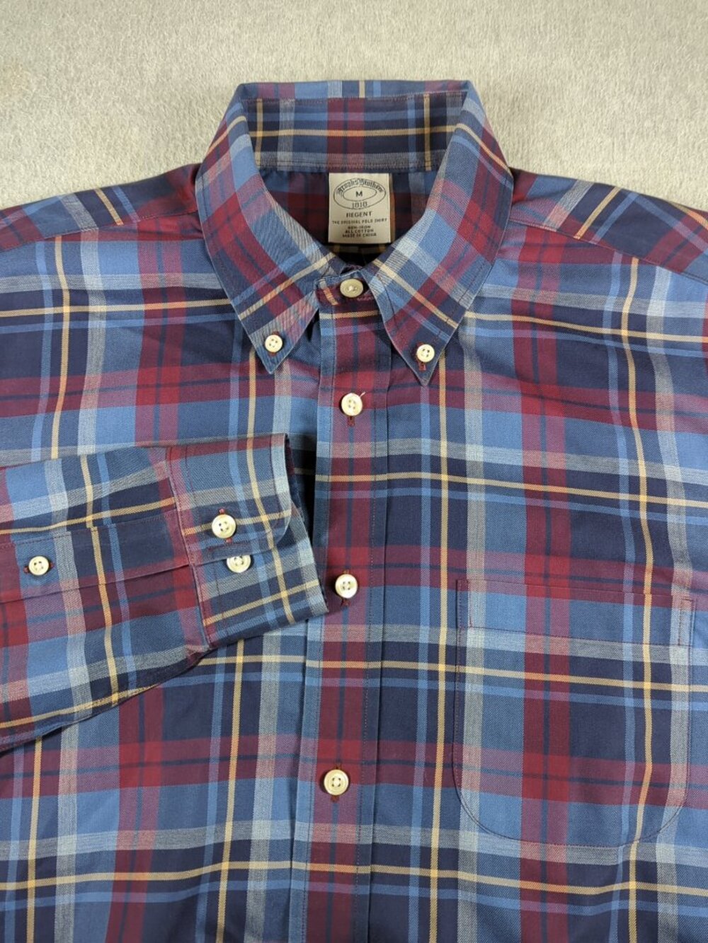 Brooks Brothers Regent Shirt Men's Medium Long Sleeve Button Down Non-Iron - Picture 1 of 7